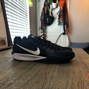 Nike Mens Air Zoom Basketball sneakers